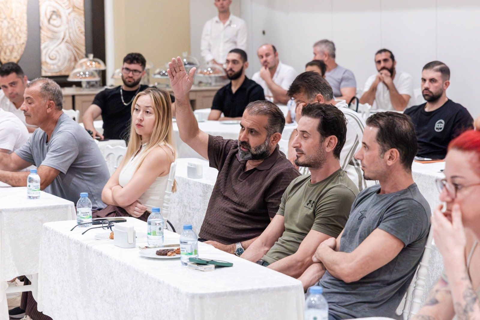 UBP Gazimağusa Başkan Adayı Bozkurt, Salamis Yolu esnafını ziyaret etti — 3. fotoğraf